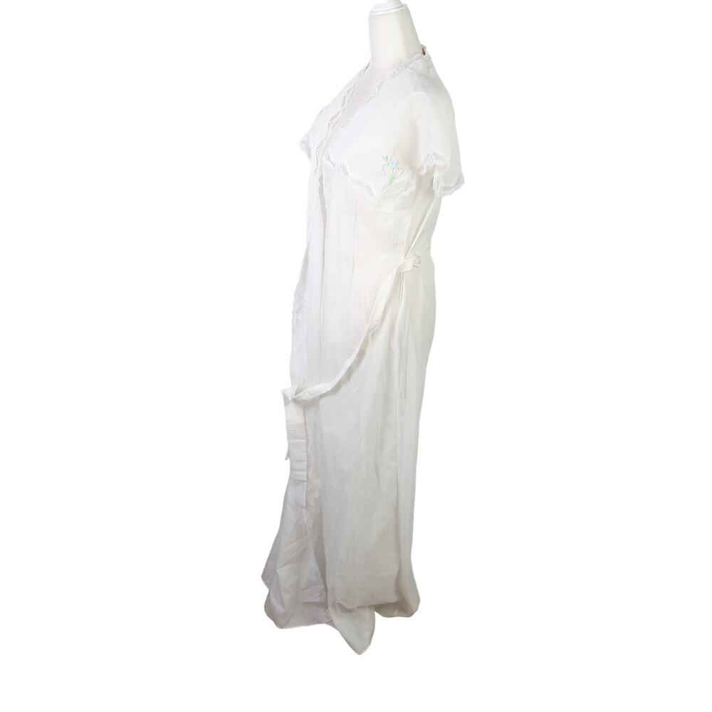 Vintage White Robe - Picture 3 of 7